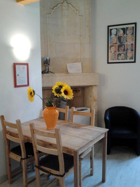 Logis Andraud Studios Saint-Émilion Szoba fotó